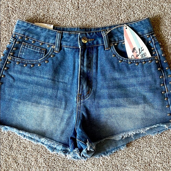 Cali-1850 Blue Denim Studded Festival Shorts Sz 7/28 - Picture 3 of 15